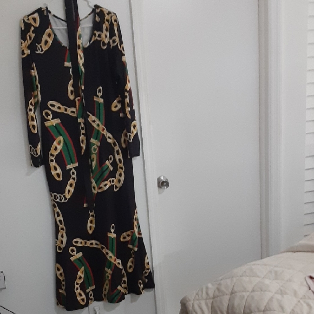 Chic Black Chain Print Long Sleeve Dress